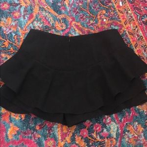 NWOT Zara ruffled mini skort